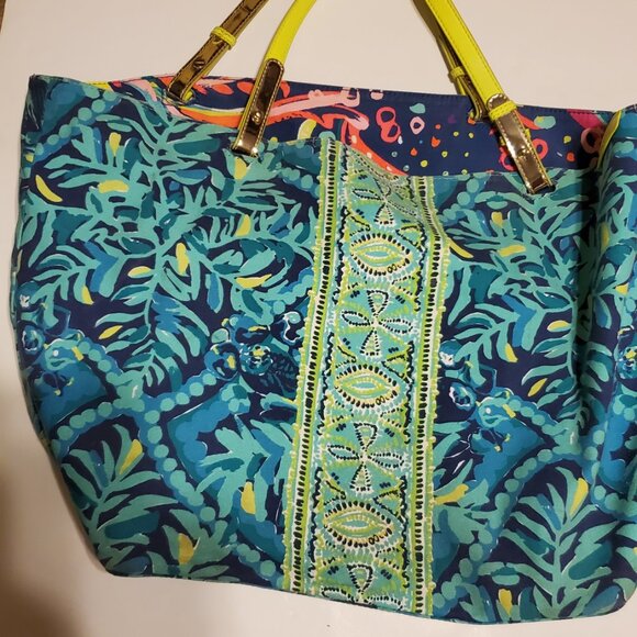 Lilly Pulitzer Reversible Beach Tote in Beach Loot & Midnight Cove - Picture 3 of 7